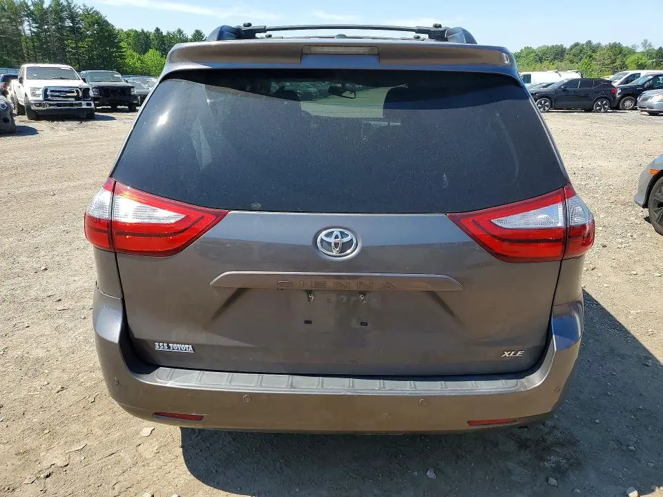 2017 TOYOTA SIENNA XLE 8-PASSENGER  