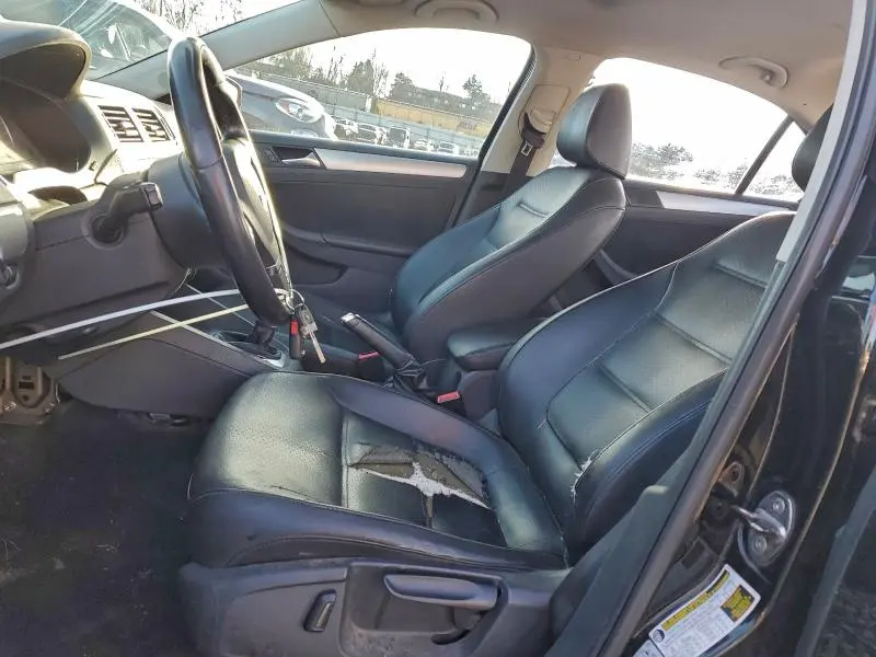 2013 VOLKSWAGEN JETTA SE  