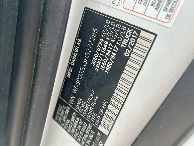 2017 MERCEDES-BENZ METRIS   