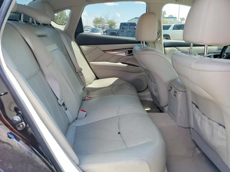 2012 INFINITI M37 X  