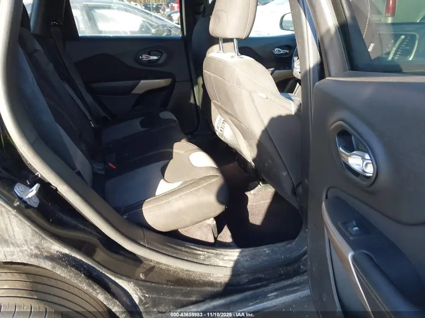 2017 JEEP CHEROKEE SPORT FWD