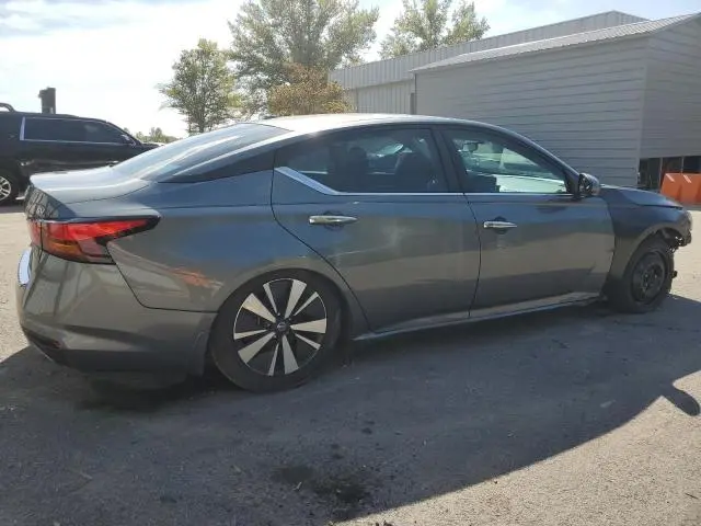2021 NISSAN ALTIMA SV  