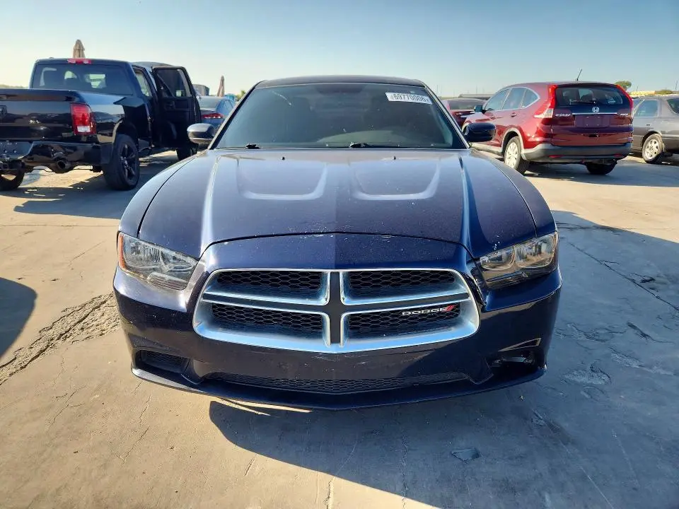 2012 DODGE CHARGER SE  