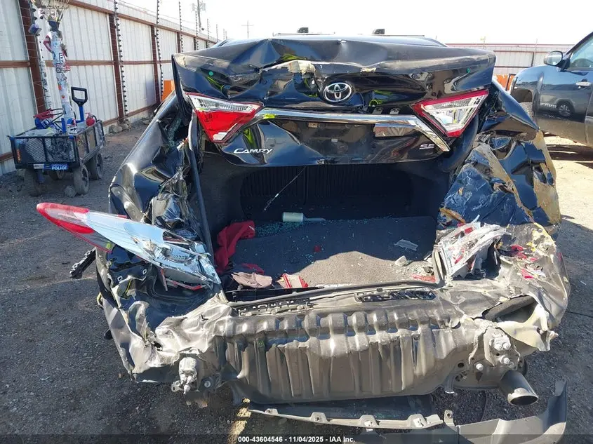 2016 TOYOTA CAMRY SE