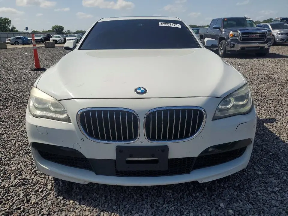 2015 BMW 750 XI  