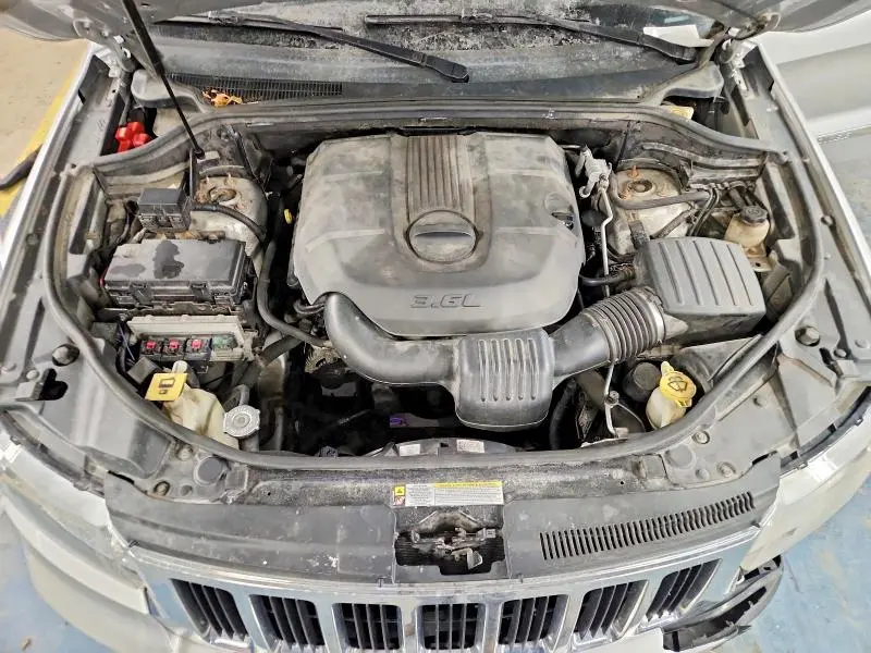 2011 JEEP GRAND CHEROKEE LAREDO  