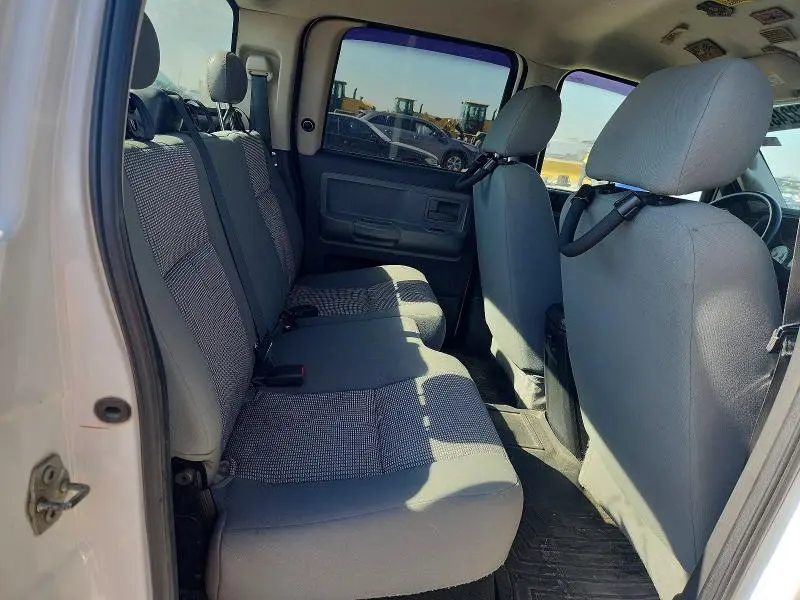 2010 DODGE DAKOTA SXT  