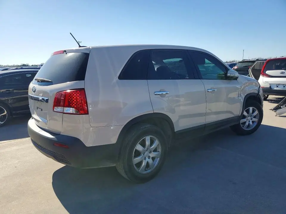2011 KIA SORENTO LX  