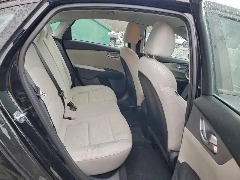 2022 KIA FORTE FE  