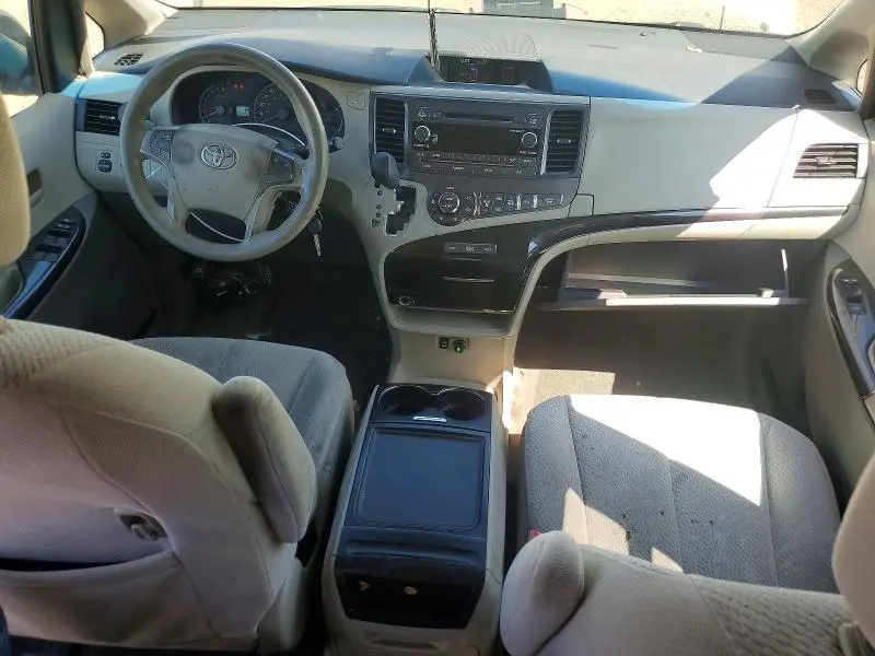 2013 TOYOTA SIENNA LE  