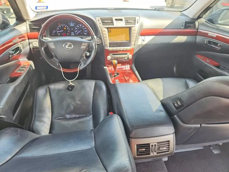 2011 LEXUS LS 460  