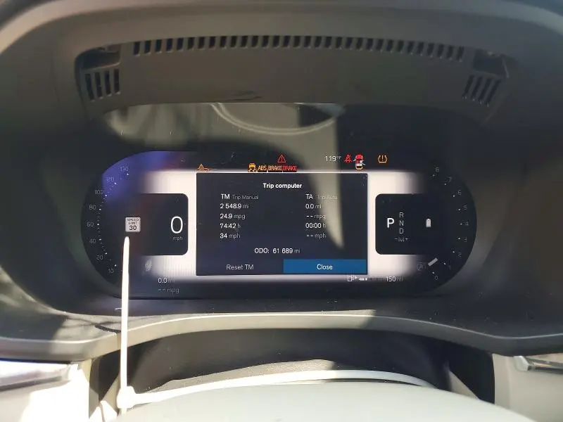 2023 VOLVO XC60 PLUS  