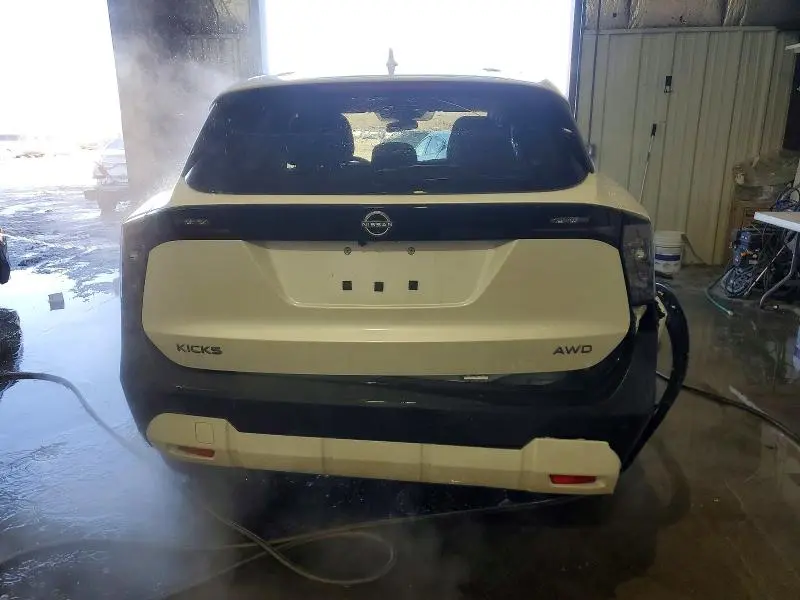 2025 NISSAN KICKS SV  