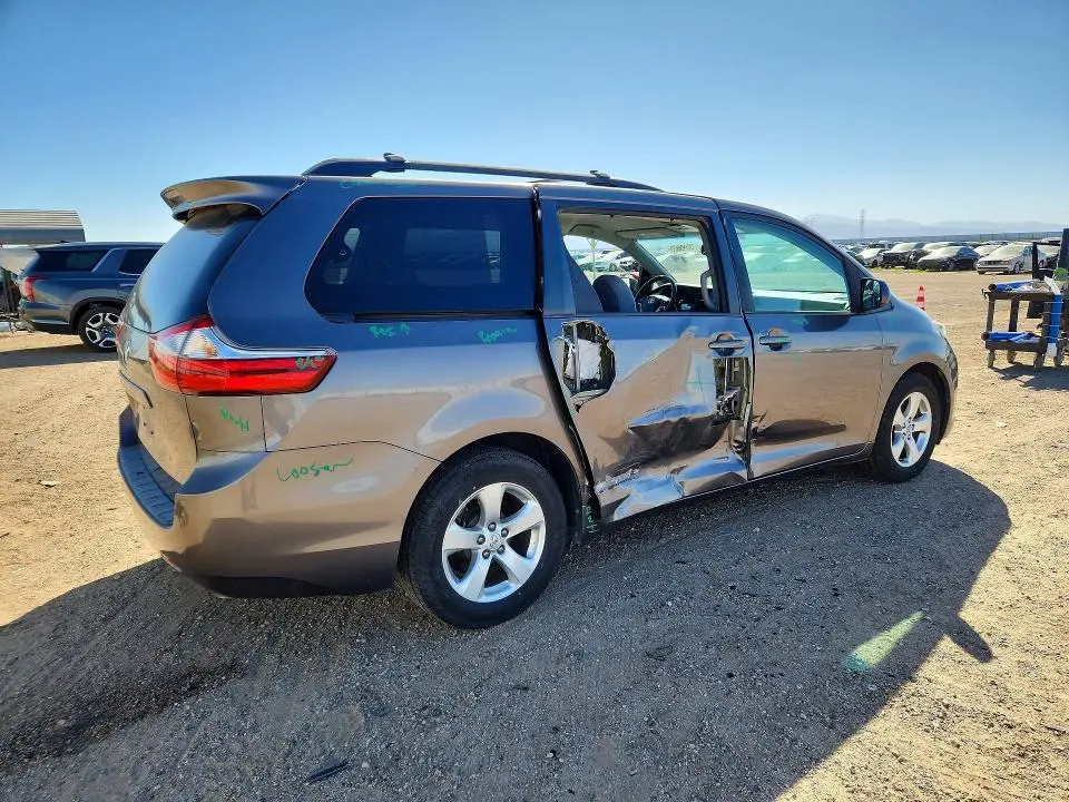 2017 TOYOTA SIENNA LE 8-PASSENGER  