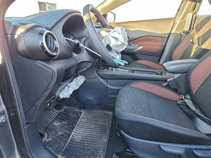 2024 NISSAN KICKS SR  