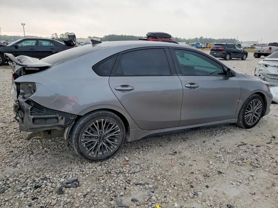 2023 KIA FORTE GT LINE  