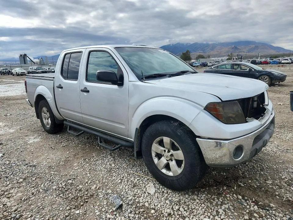 2013 NISSAN FRONTIER S  