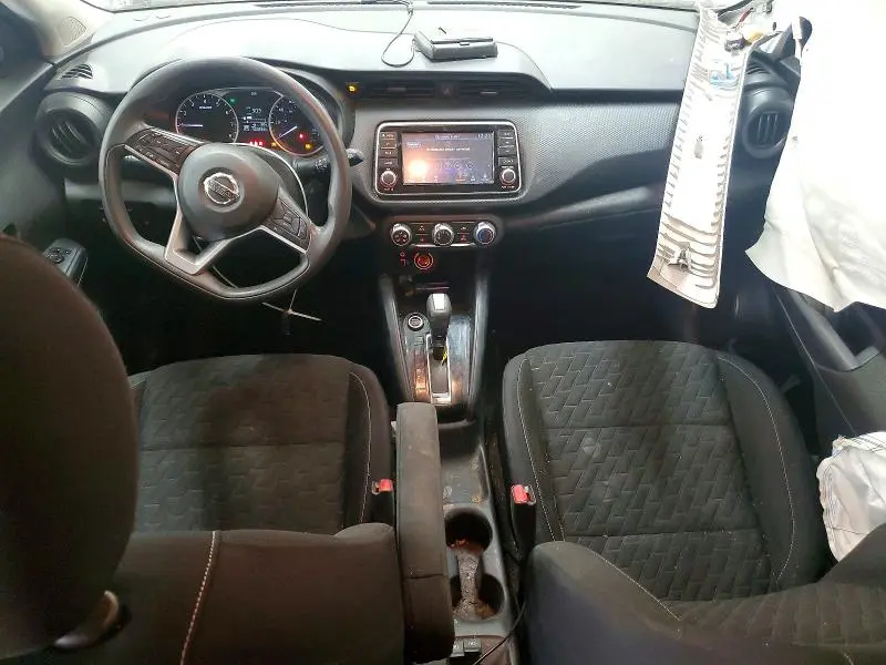 2021 NISSAN KICKS S  