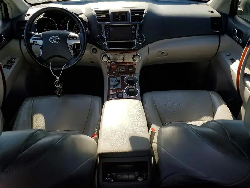 2013 TOYOTA HIGHLANDER LIMITED  