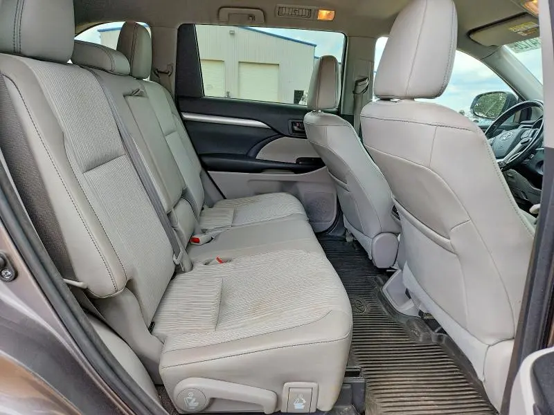 2017 TOYOTA HIGHLANDER LE PLUS  