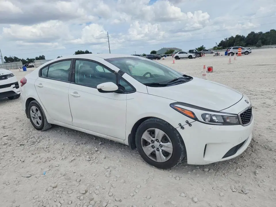 2018 KIA FORTE LX  