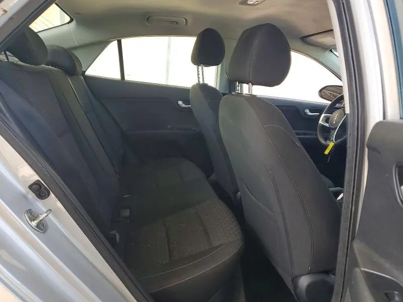 2022 KIA RIO S  