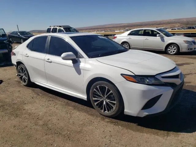2019 TOYOTA CAMRY SE  
