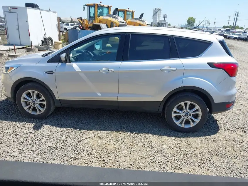 2019 FORD ESCAPE SE