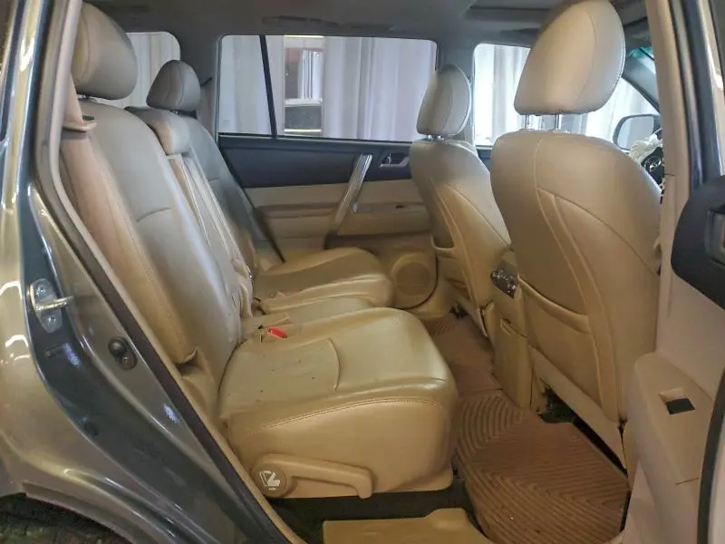 2011 TOYOTA HIGHLANDER BASE  