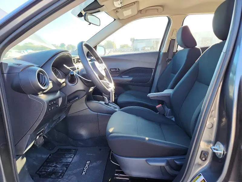 2024 NISSAN KICKS S  