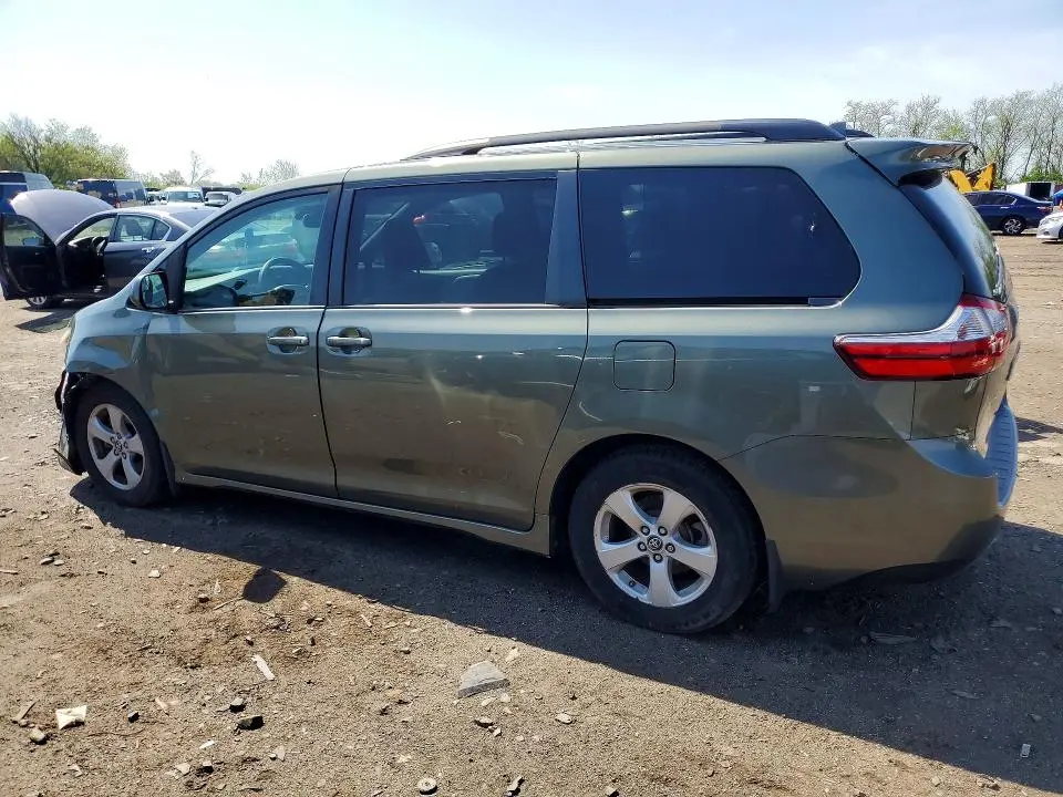 2019 TOYOTA SIENNA LE  