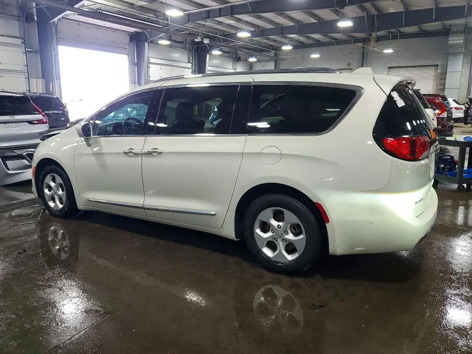 2017 CHRYSLER PACIFICA TOURING L PLUS  