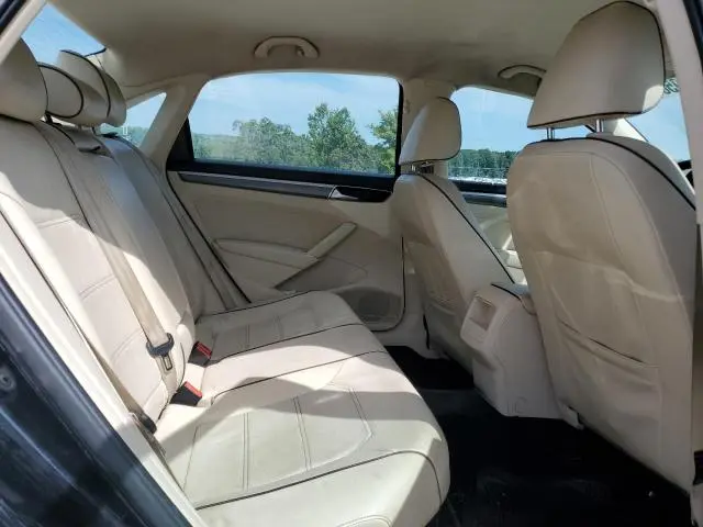 2016 VOLKSWAGEN PASSAT S  