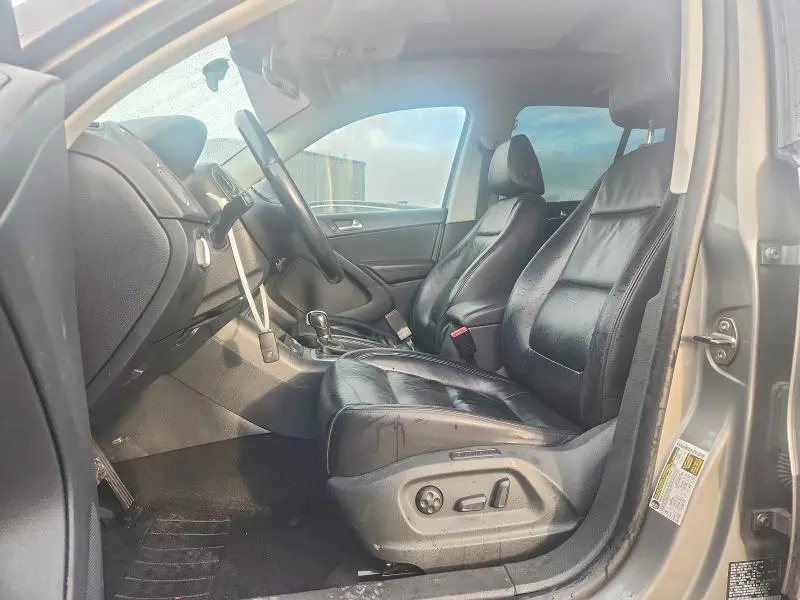 2011 VOLKSWAGEN TIGUAN S  