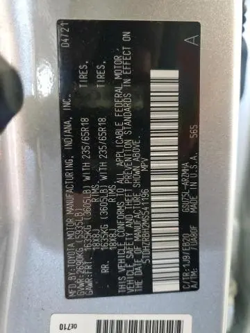 2021 TOYOTA HIGHLANDER XLE  
