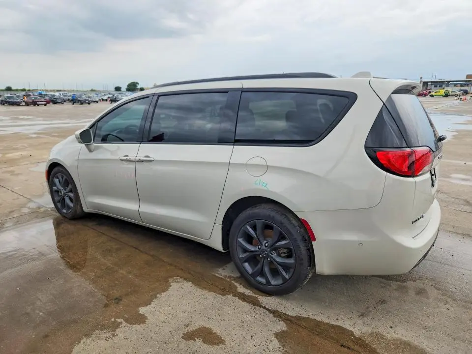 2019 CHRYSLER PACIFICA LIMITED  