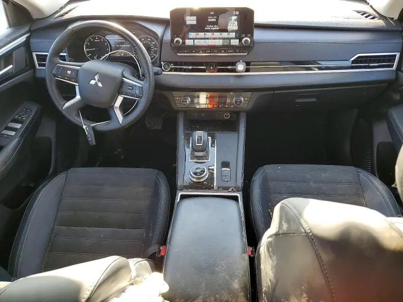 2024 MITSUBISHI OUTLANDER SE  