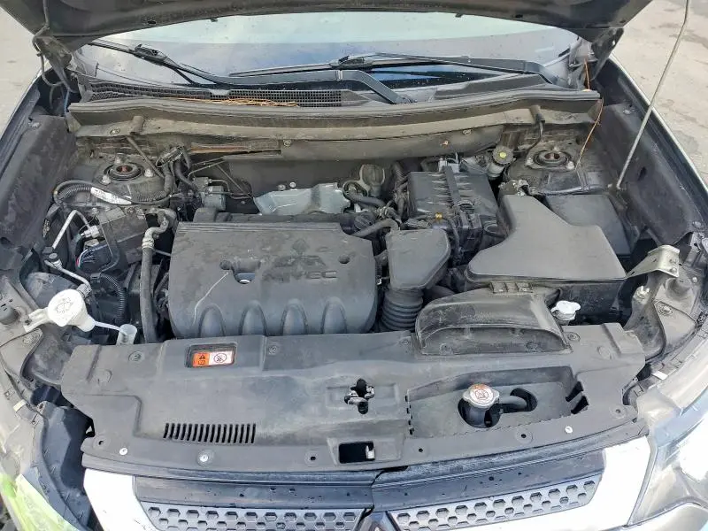 2019 MITSUBISHI OUTLANDER SE  