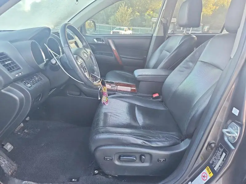 2011 TOYOTA HIGHLANDER LIMITED  