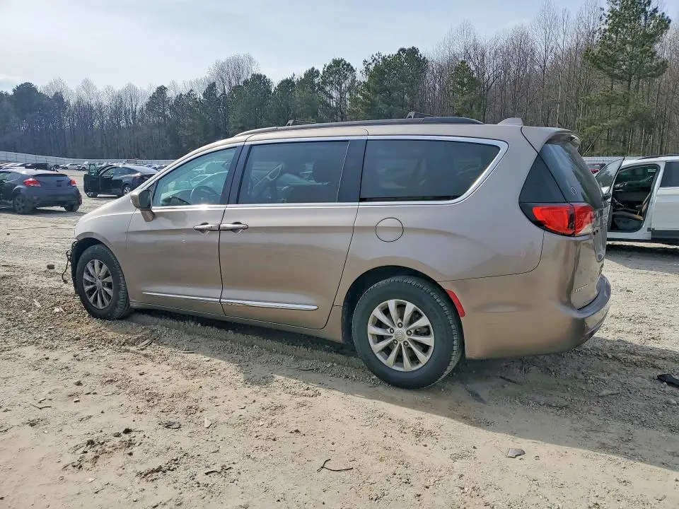 2017 CHRYSLER PACIFICA TOURING L  