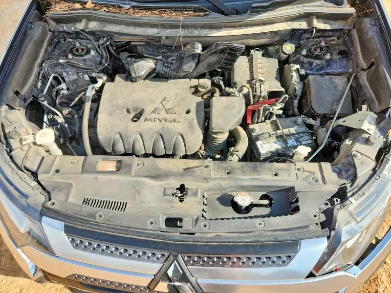 2019 MITSUBISHI OUTLANDER SE  