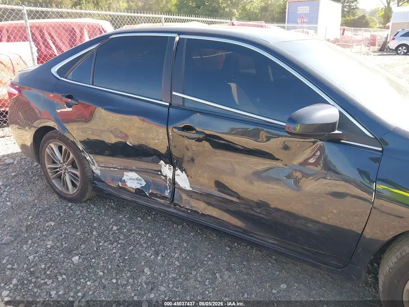 2016 TOYOTA CAMRY SE