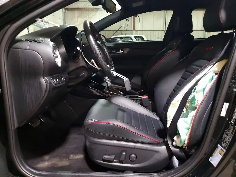2023 KIA FORTE GT  