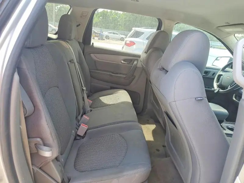 2014 CHEVROLET TRAVERSE LS  