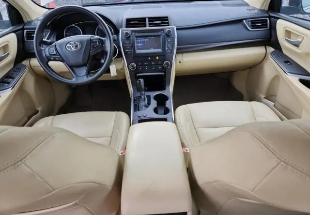 2016 TOYOTA CAMRY LE  