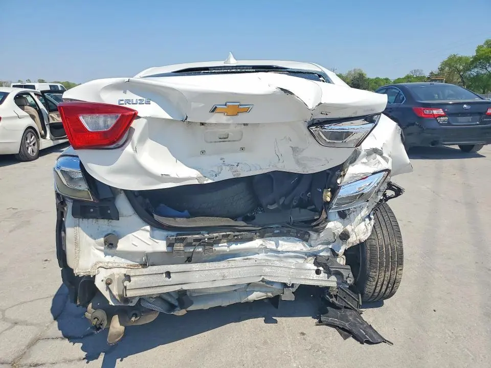 2018 CHEVROLET CRUZE LT  