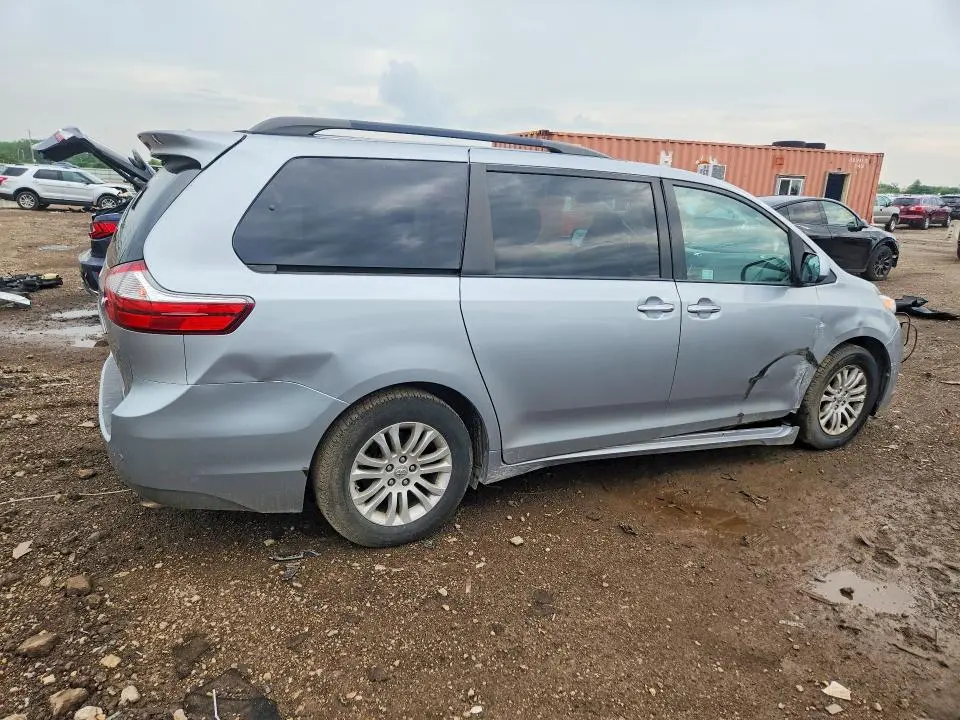 2015 TOYOTA SIENNA XLE 8-PASSENGER  
