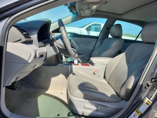 2010 TOYOTA CAMRY LE V6  