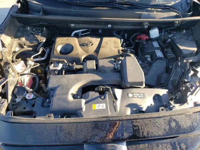 2022 TOYOTA RAV4 XLE  