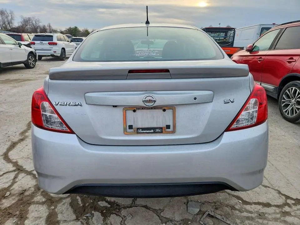 2019 NISSAN VERSA SV  